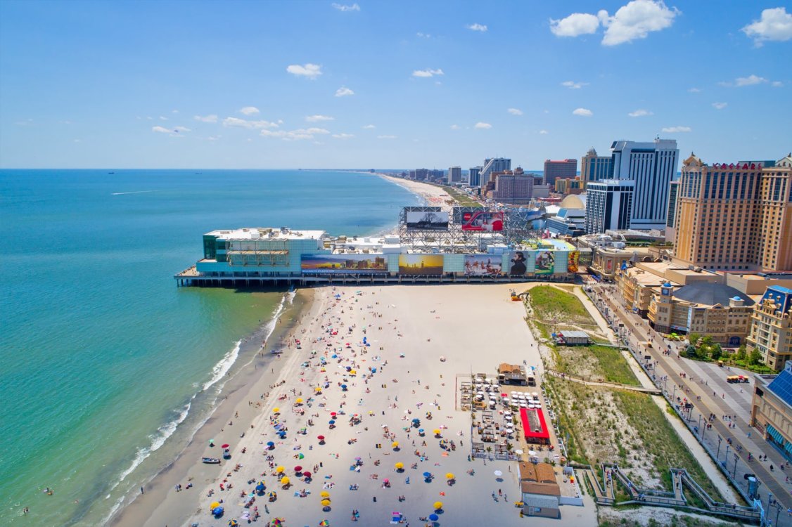 the-atlantic-city-boardwalk-from-top-to-bottom